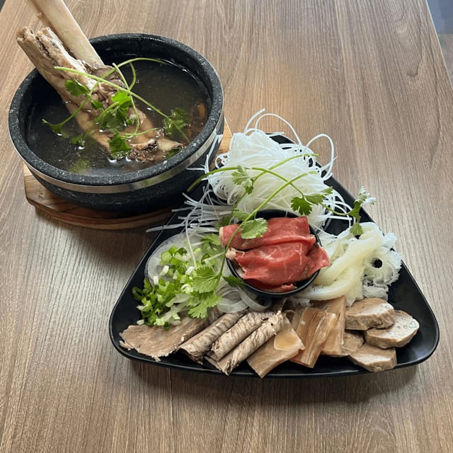 P3. Stone Pholicious 1, (Steak, Brisket, Tendon, Tripe, Meat ball, Ribs).