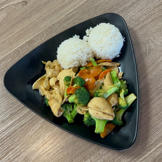 CS6. Stir-Fried Broccoli - Steam Rice.