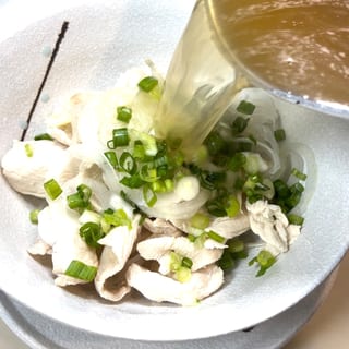P06. PHO Chicken (White Meat)