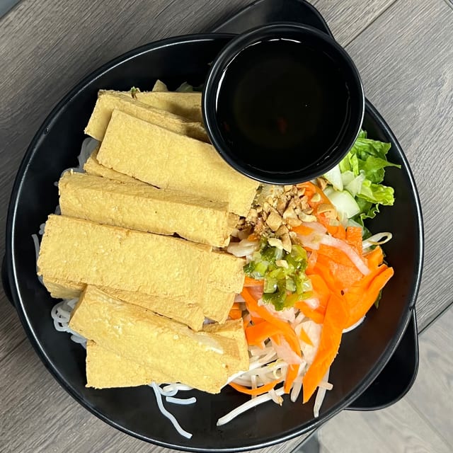 VT7. Vermicelli Fried Tofu (Veggie Sauce).
