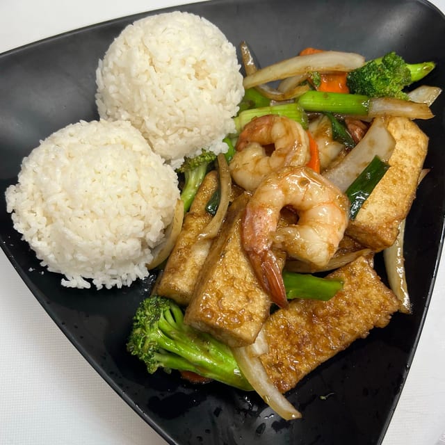 CS3. Stir Fried Lemongrass - Steam Rice.