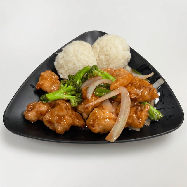 CS7. Stir Fried Chunks Crispy Chicken-Steam Rice.
