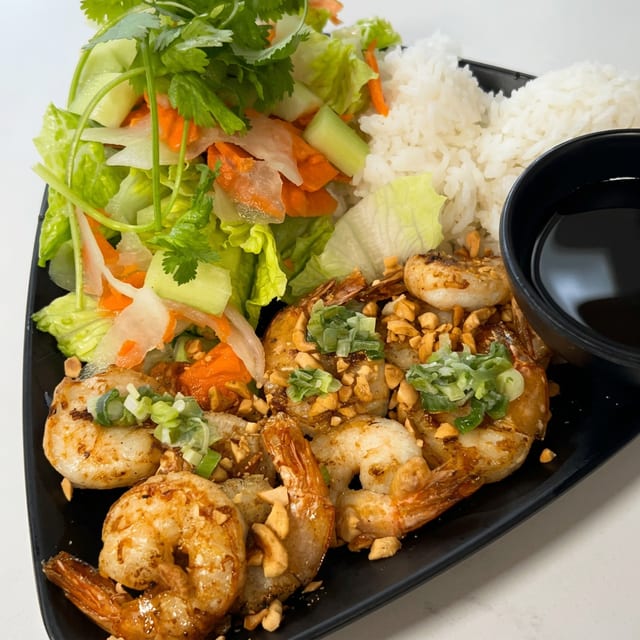 RD4. GRILLED PRAWNS Rice Dish (Com Tom Nuong).